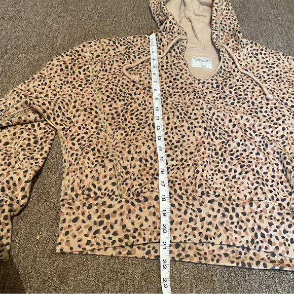 Abercrombie & Fitch Soft AF cropped cheetah print sweatshirt Size M Oversize - Picture 7 of 10